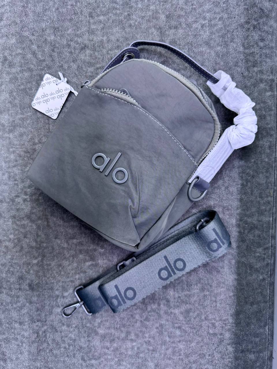 Alo  
size:31×15×22  
70 dhs💓

Zain114
♥️♥️♥️