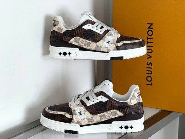 170LV
High Quality
170 dhs✅
Size 39 to 45 

Zain183
♥️♥️♥️