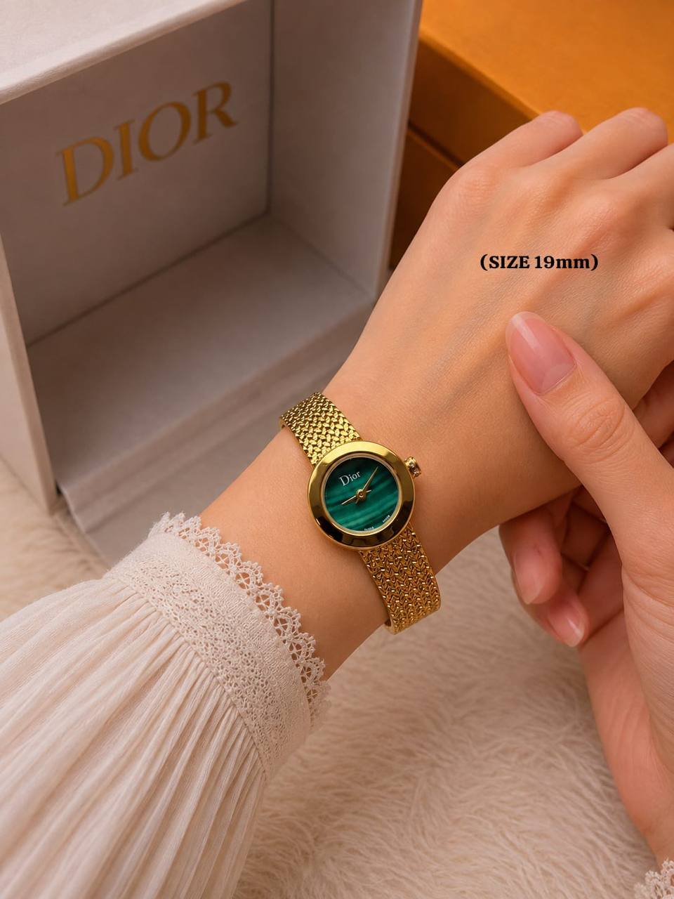 Dior 
watch for ladies 

good quality 

220DHS🇦🇪
 (size 19mm)

Zain59
♥️♥️♥️
