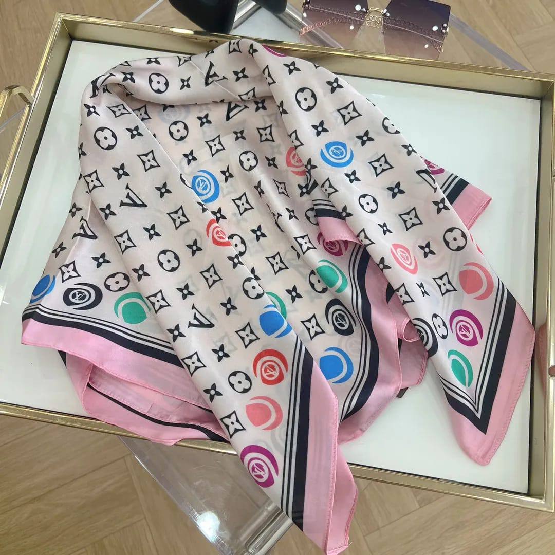 LV Silk 
Scarves Length:
80cm-100cm
70 dhs🇦🇪🇦🇪
with box

Zain312
♥️♥️♥️