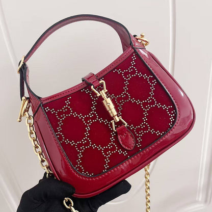 Gucci💕💕
Master
19cm💕 
260 dhs🗽
with double Box 🗃️

Zain228
♥️♥️♥️