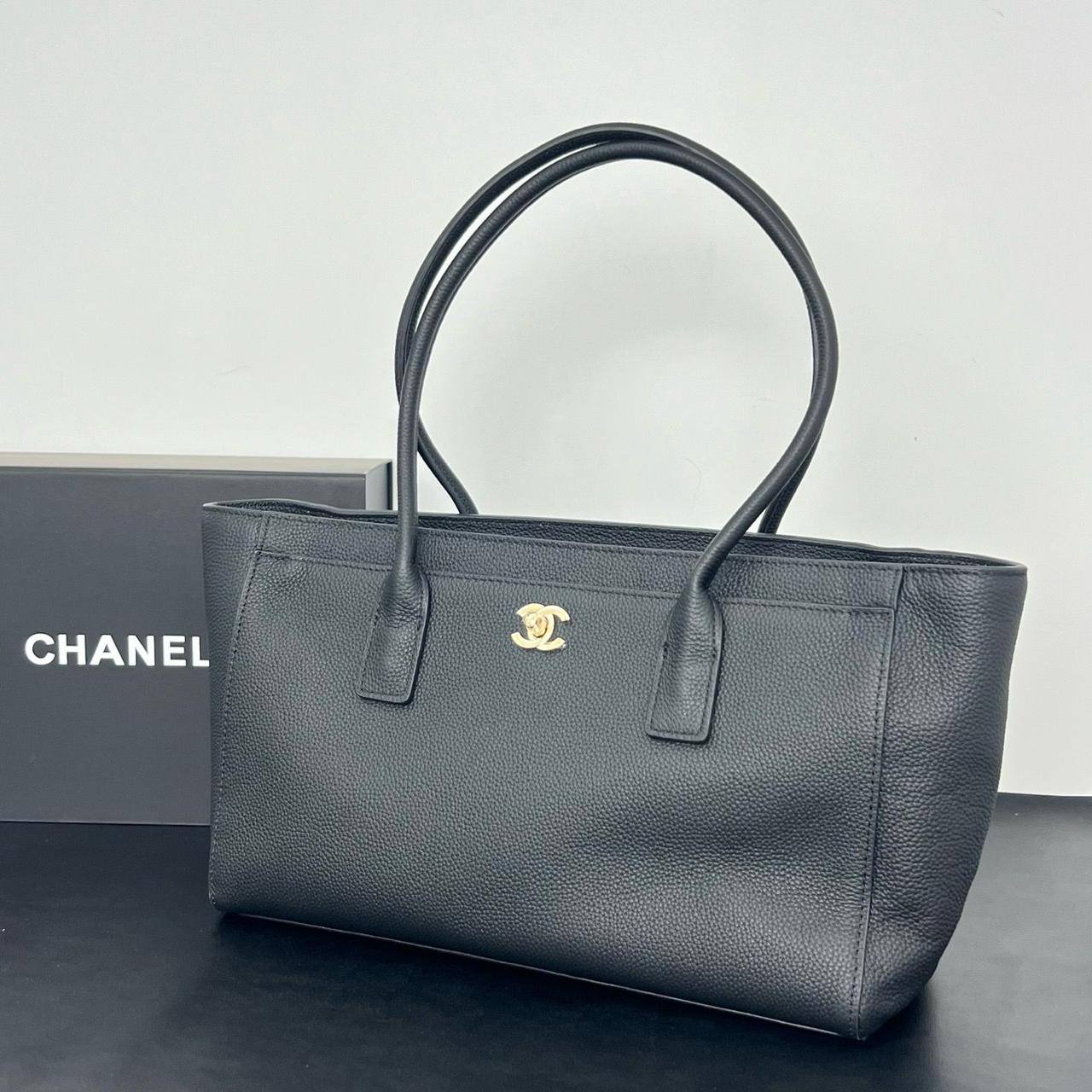 Chanel
Master
35cm🫶🏼🫶🏼
330 dhs✅

Zain297
♥️♥️♥️