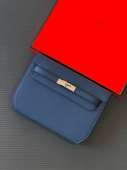 Hermes depech 25cm💕master quality😍with box❤️
360 dhs🇦🇪🇦🇪

Zain52
♥️♥️♥️