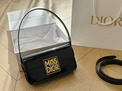 MISS DIOR 
HIGH QUALITY
 OFFER WITH BOX 
75 dhs🇦🇪🇦🇪

Zain295
♥️♥️♥️