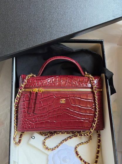Chanel
 𝐕𝐚𝐧𝐢𝐭𝐲 𝐂𝐚𝐬𝐞 𝐖𝐢𝐭𝐡 𝐂𝐡𝐚𝐢𝐧 𝐂𝐫𝐨𝐜𝐨𝐝𝐢𝐥𝐞-𝐄𝐦𝐛𝐨𝐬𝐬𝐞𝐝 𝐂𝐚𝐥𝐟𝐬𝐤𝐢𝐧 
For Price 👇 WhatsApp✅
0568585901 
0507557372
0552275751 Owner Zain 👌

Zain76
♥️♥️♥️