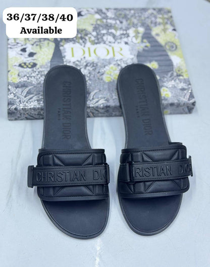 DIOR
90 dhs🇦🇪

Zain21
♥️♥️♥️