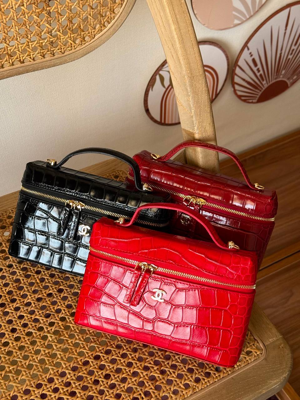 New Collection✨✨✨
CHANEL
19cm 340 dhs🇦🇪🇦🇪
29cm 360 dhs🇦🇪🇦🇪
*MASTER QUALITY*
With box🎁

Zain167
♥️♥️♥️
