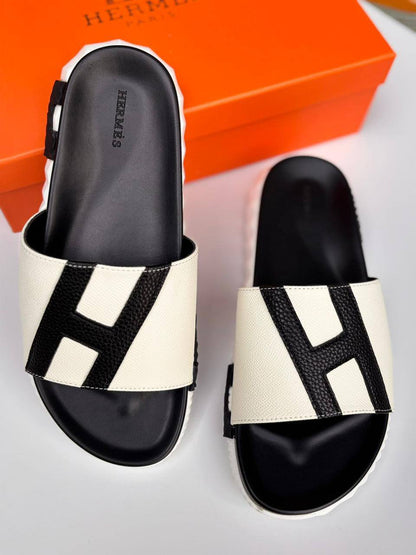 Hermes slipper. (Men)
120 dhs🪙💕
Size 40-45

Zain30
♥️♥️♥️