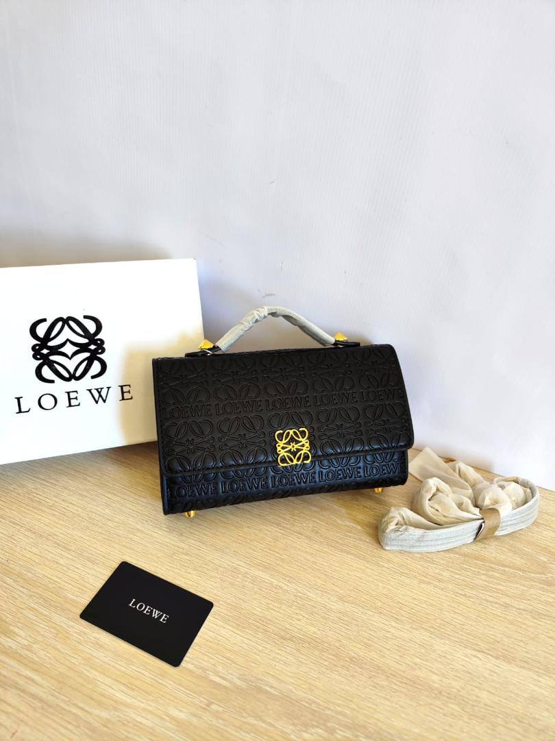 MK - YSL

95 dhs✅

with box
🎁🎁🎁

Zain26
♥️♥️♥️