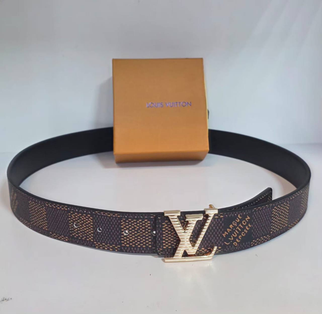 Mens belts 
with box
35 dhs💛

Zain232
♥️♥️♥️