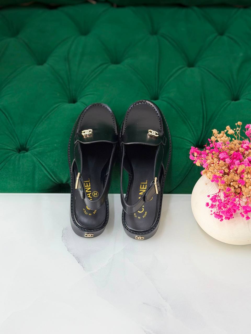 Chanel
Vip quality
Size:36 to 41
450 dhs💓

Zain113
♥️♥️♥️