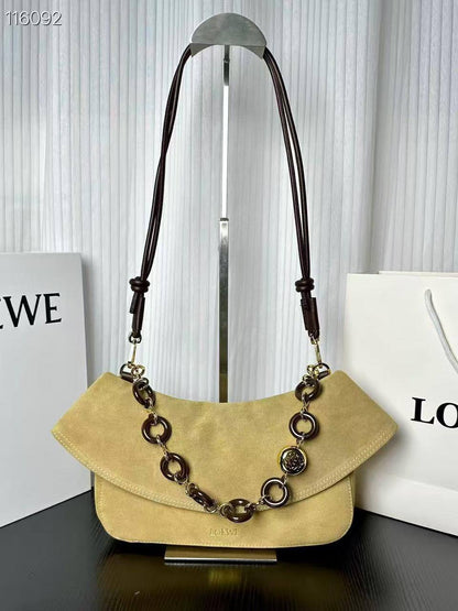 Loewe
Master ++++
290 dhs🪙🌨️

Zain153
♥️♥️♥️