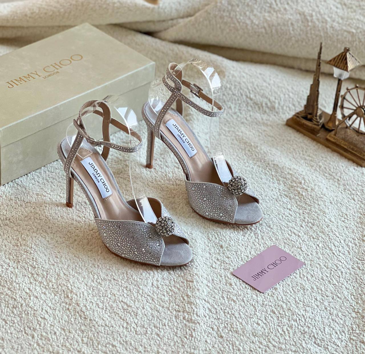 New jimmy choo heel

   Size  .  36.  to 41

130 dhs🪙🌨️

Zain80
♥️♥️♥️