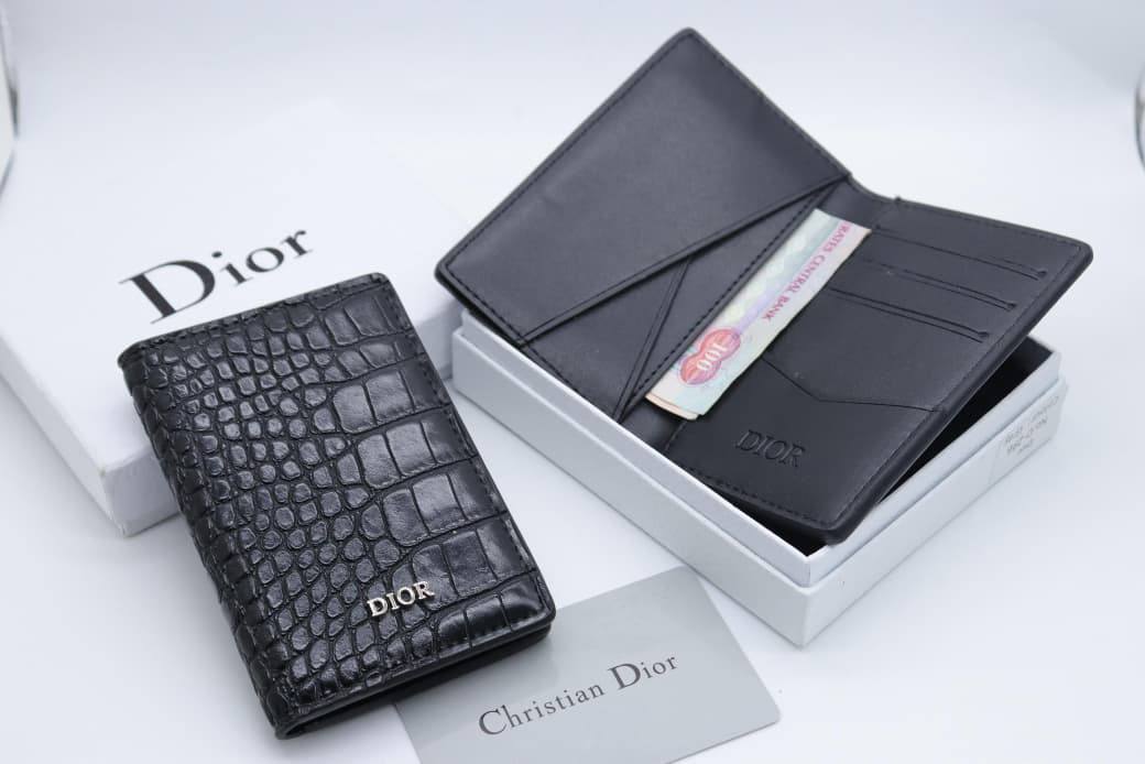 Dior Wallet 

65 dhs🇦🇪🇦🇪

With Box

Zain33
♥️♥️♥️