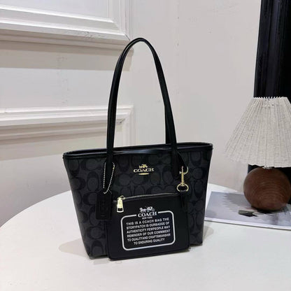 COACH
👑Good  QUALITY 
SIZE：31
80 dhs🪙💕

Zain04
♥️♥️♥️