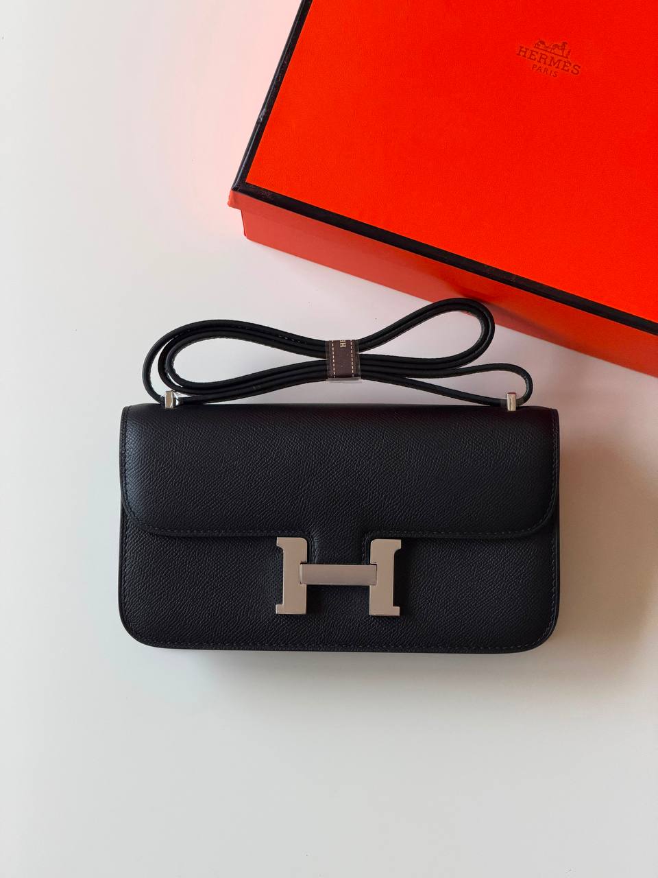 Hermes constance 23cm 
super Master quality ✅with box📦
490 dhs🇦🇪🇦🇪

Zain52
♥️♥️♥️