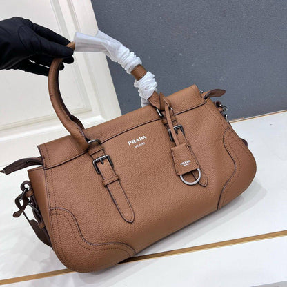 Prada 
Master
380 dhs🇦🇪🇦🇪
#35cm🩷🩷🙋‍♂️

Zain228
♥️♥️♥️