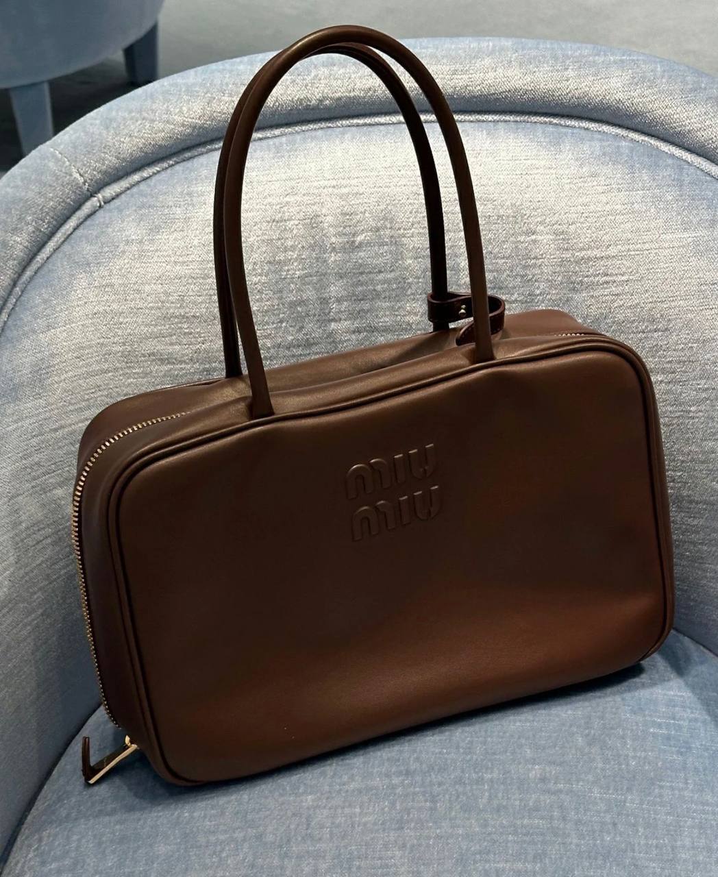 Miu Miu
good quality, 
size 34 *23 cm 
95 dhs✅

Zain12
♥️♥️♥️