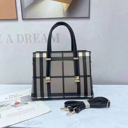 Burberry 
Good Quality 
100 dhs🪙💕

Zain250
♥️♥️♥️