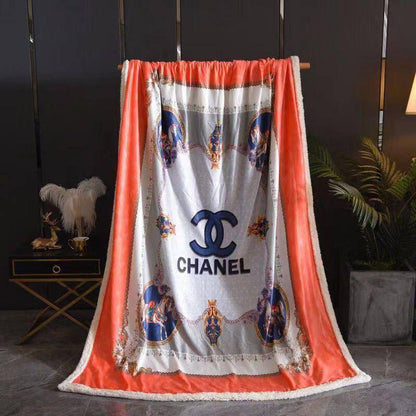 Master 
Blanket 
King size 
230/200
80 dhs✅

Zain99
♥️♥️♥️♥️
