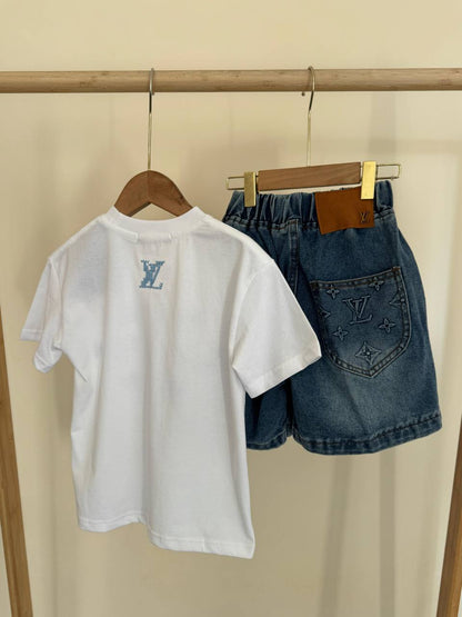 LV
 Super master quality 😍
Size:. 2/12years old 
310 dhs🇦🇪

Zain261
♥️♥️♥️