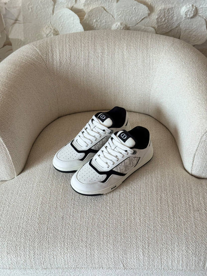 DIOR 
AAA quality
size:40 to 46 

500 dhs🇦🇪🇦🇪

Zain185
♥️♥️♥️