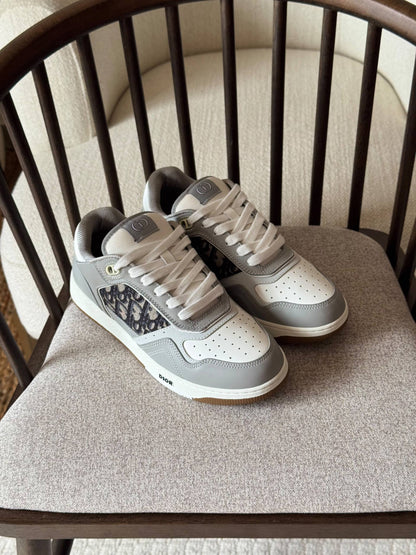 DIOR 
AAA quality
size:40 to 46 

500 dhs🇦🇪🇦🇪

Zain185
♥️♥️♥️