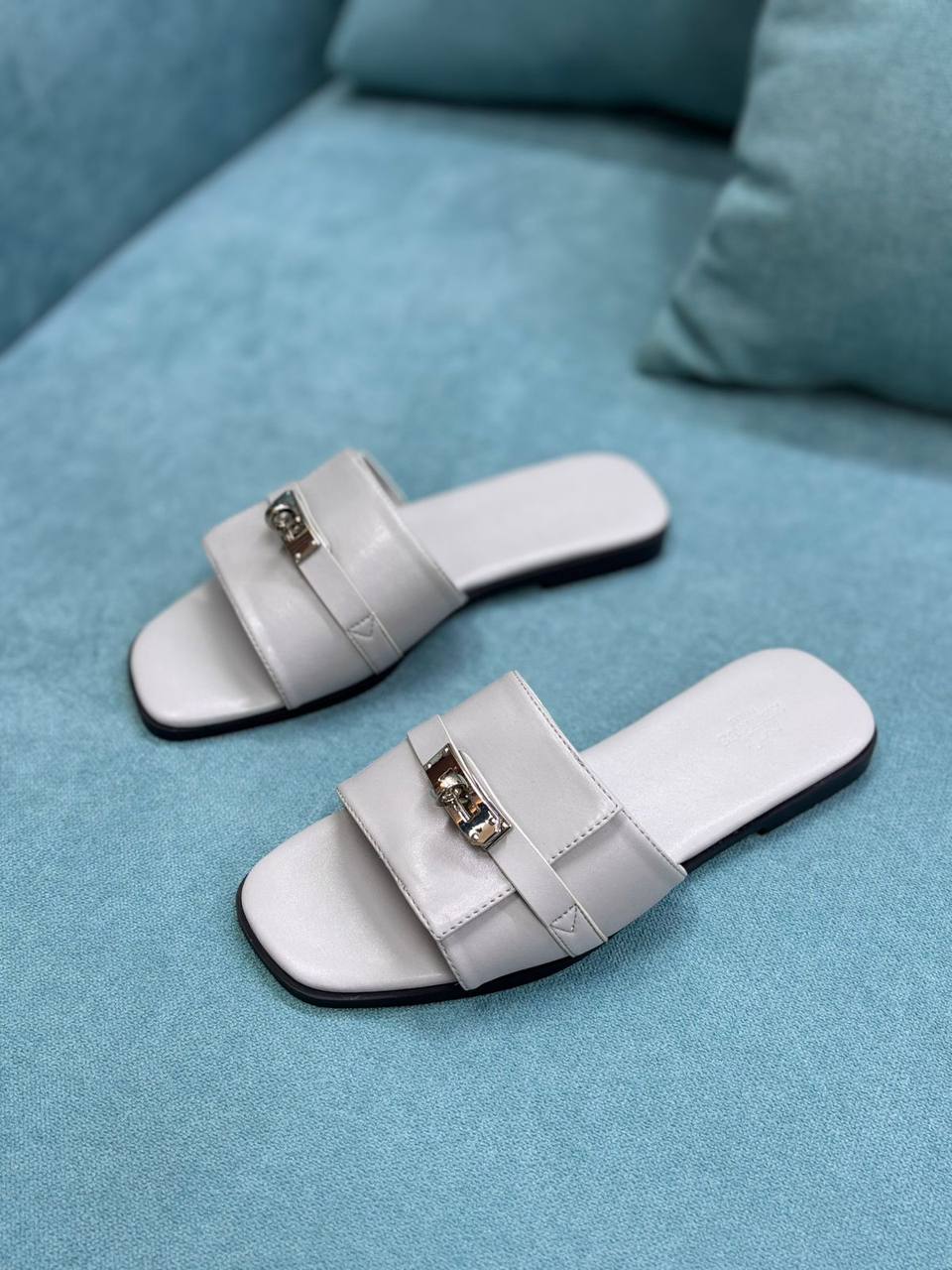 Hermesn
Size 36-41
100 dhs✅
High Quality

Zain55
♥️♥️♥️