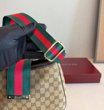 GUCCI
 GOOD QUALITY 
105 dhs✅

Zain295
♥️♥️♥️