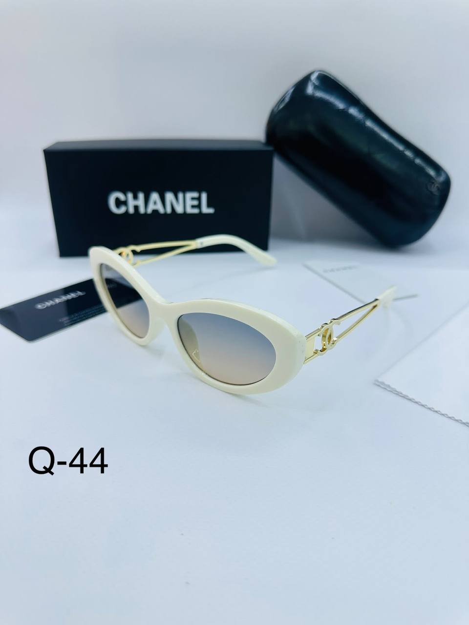Sunglasses 🕶️*
New stock 💥
good quality 💯
Copy one 1️⃣ 
With master box 🗃️ 
50 dhs💛

Zain216
♥️♥️♥️