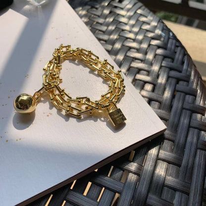 TIFFANY BRACELET 
MASTER

100 dhs🇦🇪🇦🇪

WITH BOX AND PAPER BAG
🎁🛍️

Zain89
♥️♥️♥️
