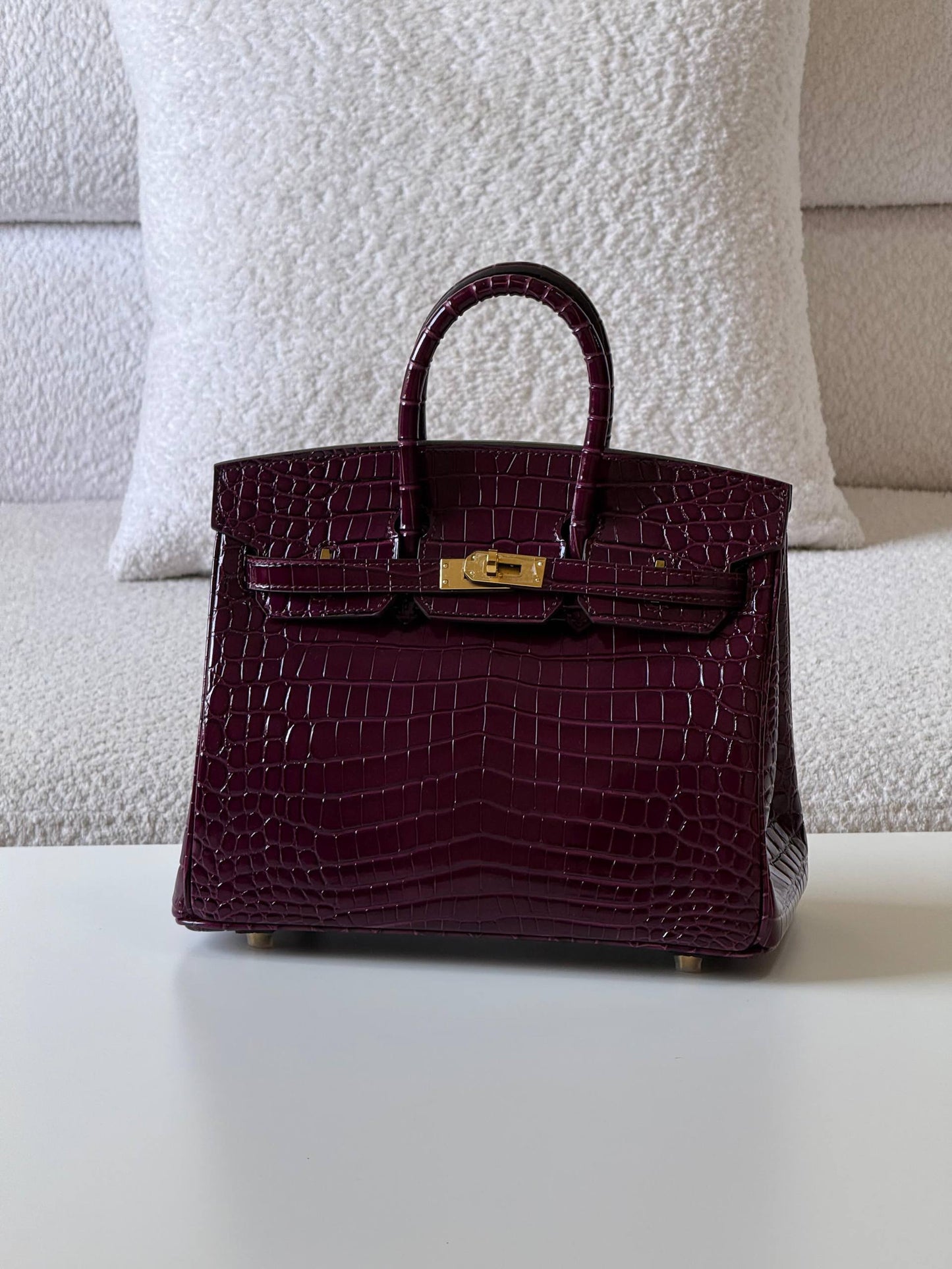 Hermes

birkin croc 25cm💥
Master quality ✅
with box📦

780 dhs❣️

Zain52
♥️♥️♥️