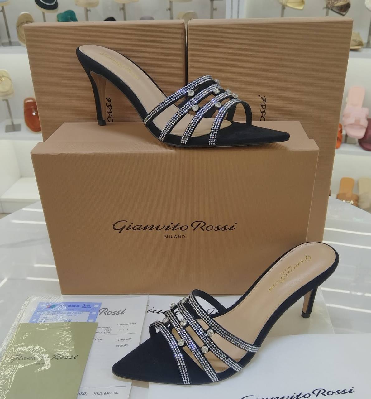 New Stock
280 dhs✅
Size 36-41

Zain207
♥️♥️♥️