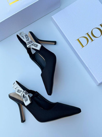 Dior
120 dhs🪙💕
Size 36-42

Zain55
♥️♥️♥️