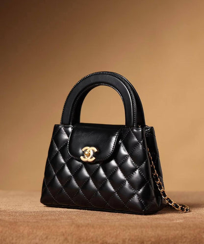 Chanel
100 dhs✅
Chanel Kelly 
size 19 cm

Zain07
♥️♥️♥️