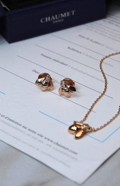 CHAUMET
* ⁠↗️ *Super Master Quality ®️*⬆️
* BEE DE CHAUMET  
* Necklace & Earrings 
Necklace with earings
*140 dhs✅* with *Normal* Box & bag
*260 dhs✅* with *Orignal* Packaging 🎁

Zain209
♥️♥️♥️