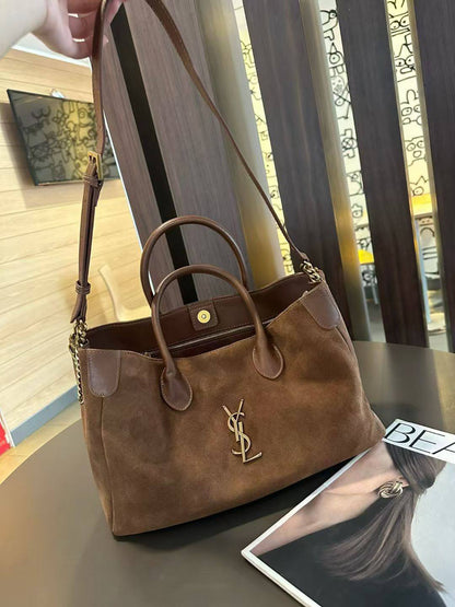 Ysl

330 dhs🇦🇪🇦🇪

Zain153
♥️♥️♥️