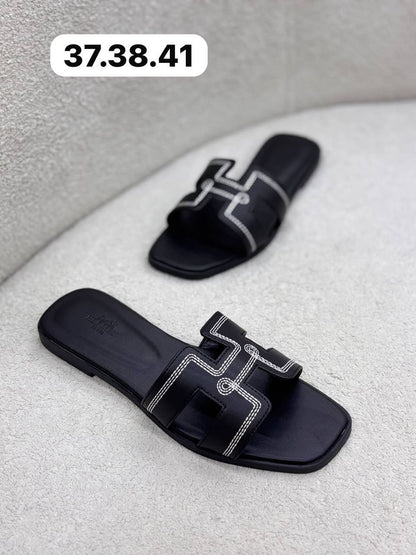 Hermes slipper

80 DHS🇦🇪🇦🇪

36-42

Zain30
♥️♥️♥️