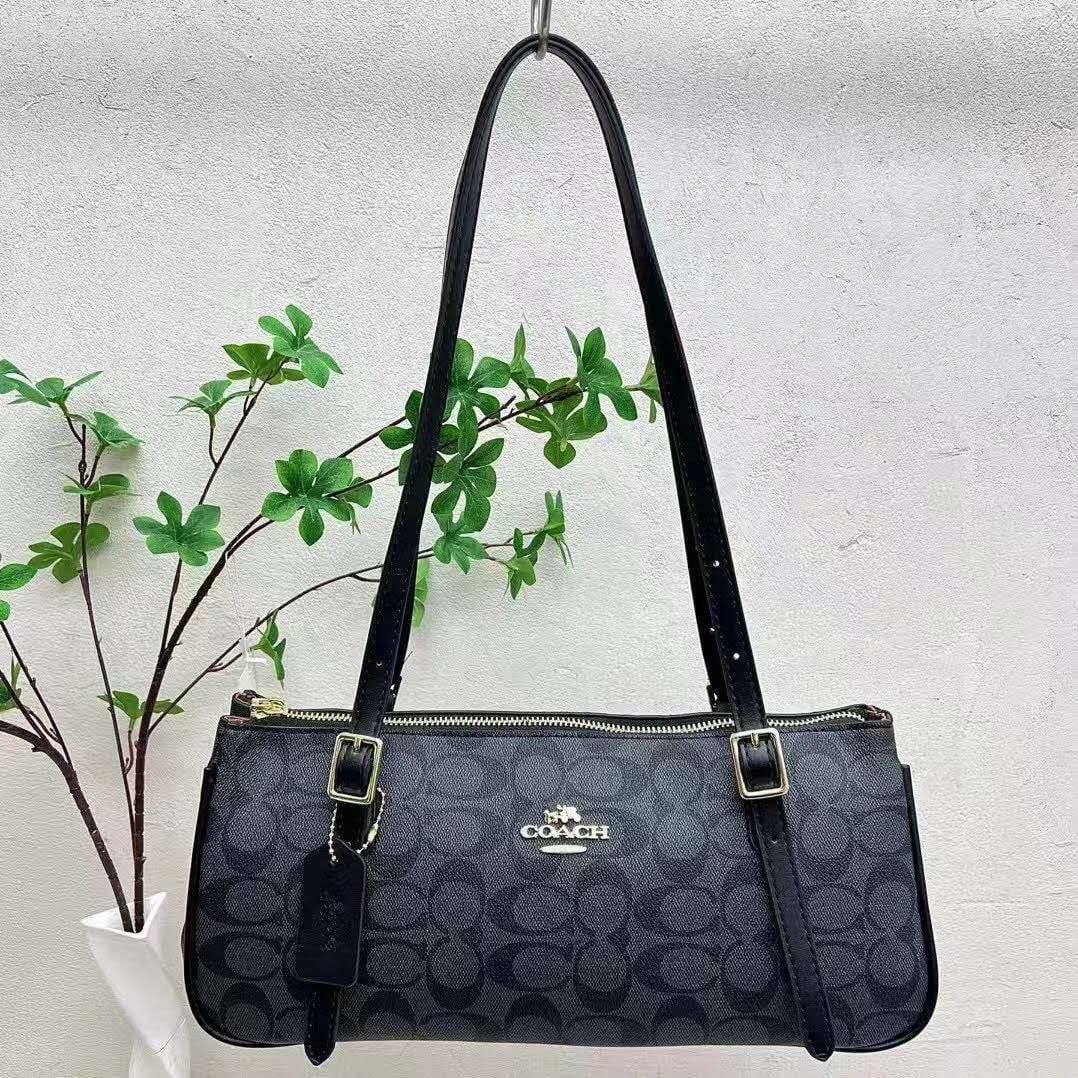 Coach
70 dhs❤️

Zain22
♥️♥️♥️