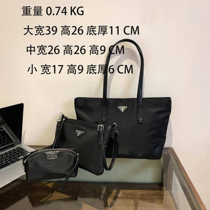 Prada
100 dhs🇦🇪🇦🇪

Zain07
♥️♥️♥️