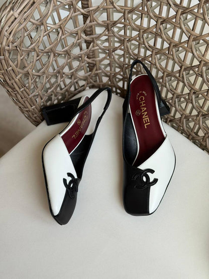 CHANEL 
Size: 36 to 41
Super master quality 
450 dhs✅

Zain198
♥️♥️♥️
