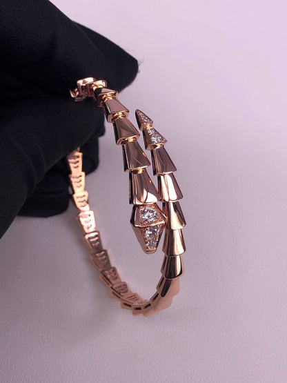 Bvlgari Bangle
Master quality 

*95* AED normal box 📦

Zain48
♥️♥️♥️