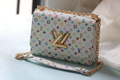 LV
Master
380 dhs✅
Premium quality 

Zain297
♥️♥️♥️