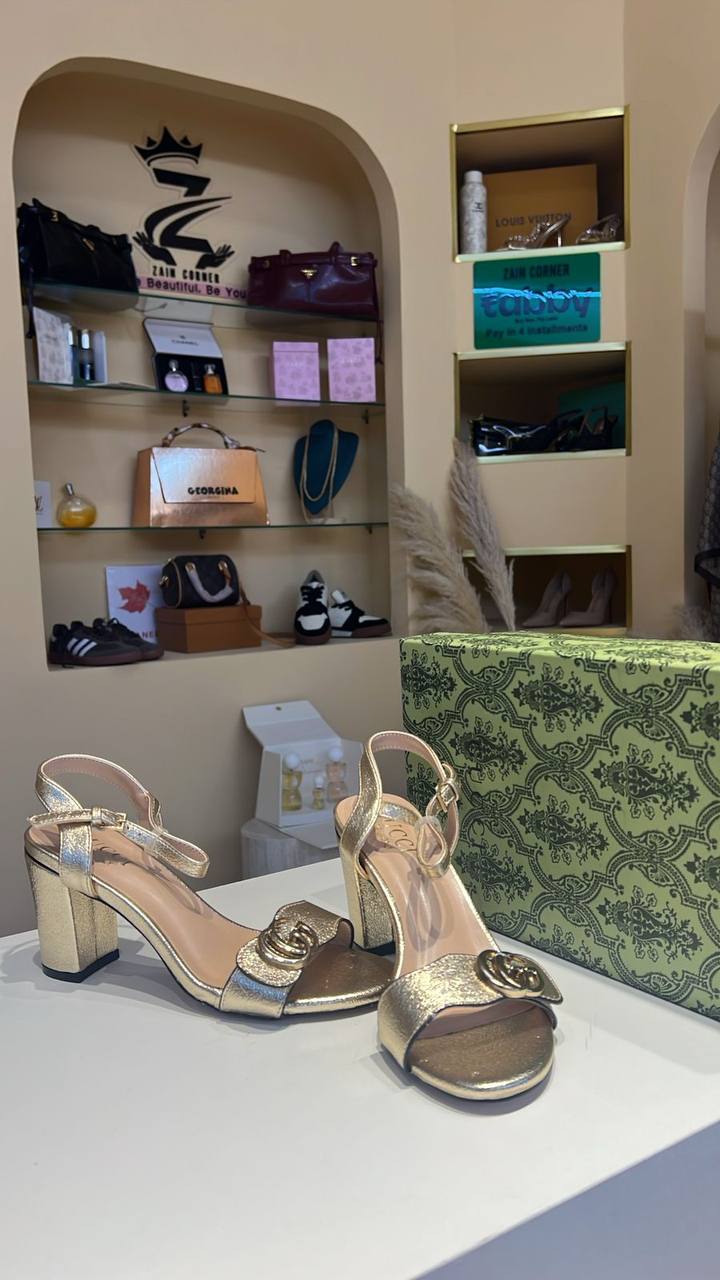 Gucci

110 dhs 
36-41

Zain146
♥️♥️♥️