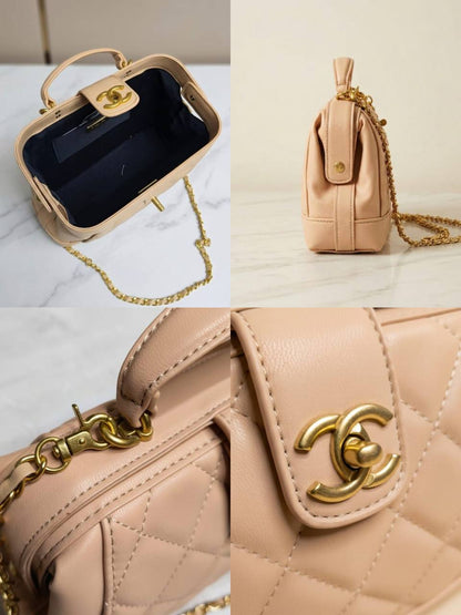 CHANEL ᴛᴏᴘ ʜᴀɴᴅʟᴇ
ᴄʟᴜᴛᴄʜ sᴀᴛᴄʜᴇʟ ʙᴀɢ
ᴡɪᴛʜ ʟᴏɴɢ ᴄʜᴀɪɴ ʙᴇʟᴛ
ɢᴏʟᴅ ʜᴀʀᴅᴡᴀʀᴇ
sɪᴢᴇ : 23 cm
ᴡɪᴛʜ BOX
🎁🎁🎁

85 dhs✅

Zain31
♥️♥️♥️