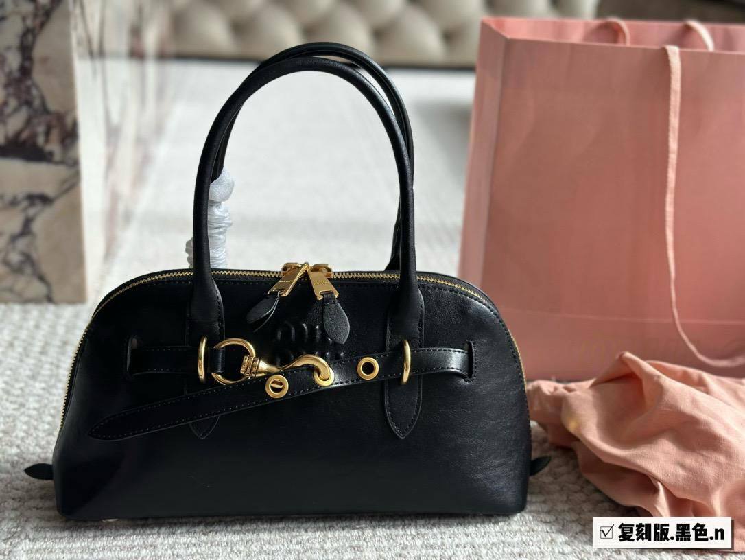 Miu Miu
Master ++++
For Price 👇 WTSP Text Zain 0568585901

Zain192
♥️♥️♥️