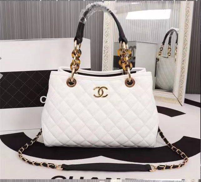 Chanel 
Good Quality 
110 dhs❣️

Zain250
♥️♥️♥️