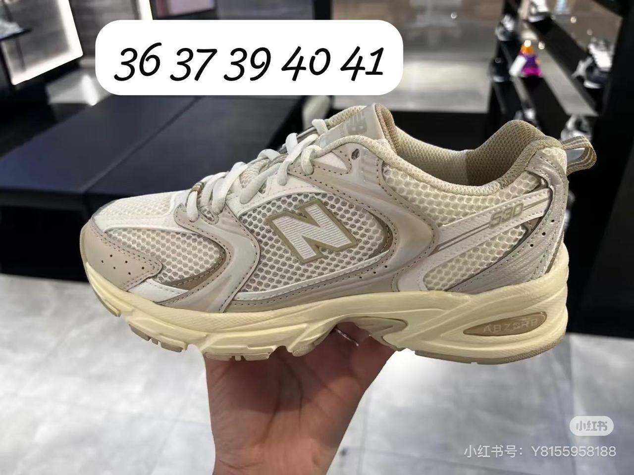 FENDI  
Size 36 TO 42 
130 dhs❣️

Zain40
♥️♥️♥️