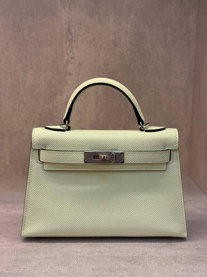 Hernes
𝐇𝐞𝐫𝐦𝐞𝐬 𝐌𝐢𝐧𝐢 𝐊𝐞𝐥𝐥𝐲 𝟏𝟗𝐜𝐦 
𝐇𝐚𝐧𝐝 𝐌𝐚𝐝𝐞 
1350 dhs✅🖤🌴

ETAG4
♥️♥️♥️