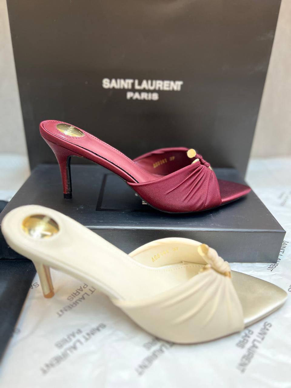 YSL 
OFFER PRICES
150 dhs🪙🌨️
SIZE 36-41

Zain88
♥️♥️♥️